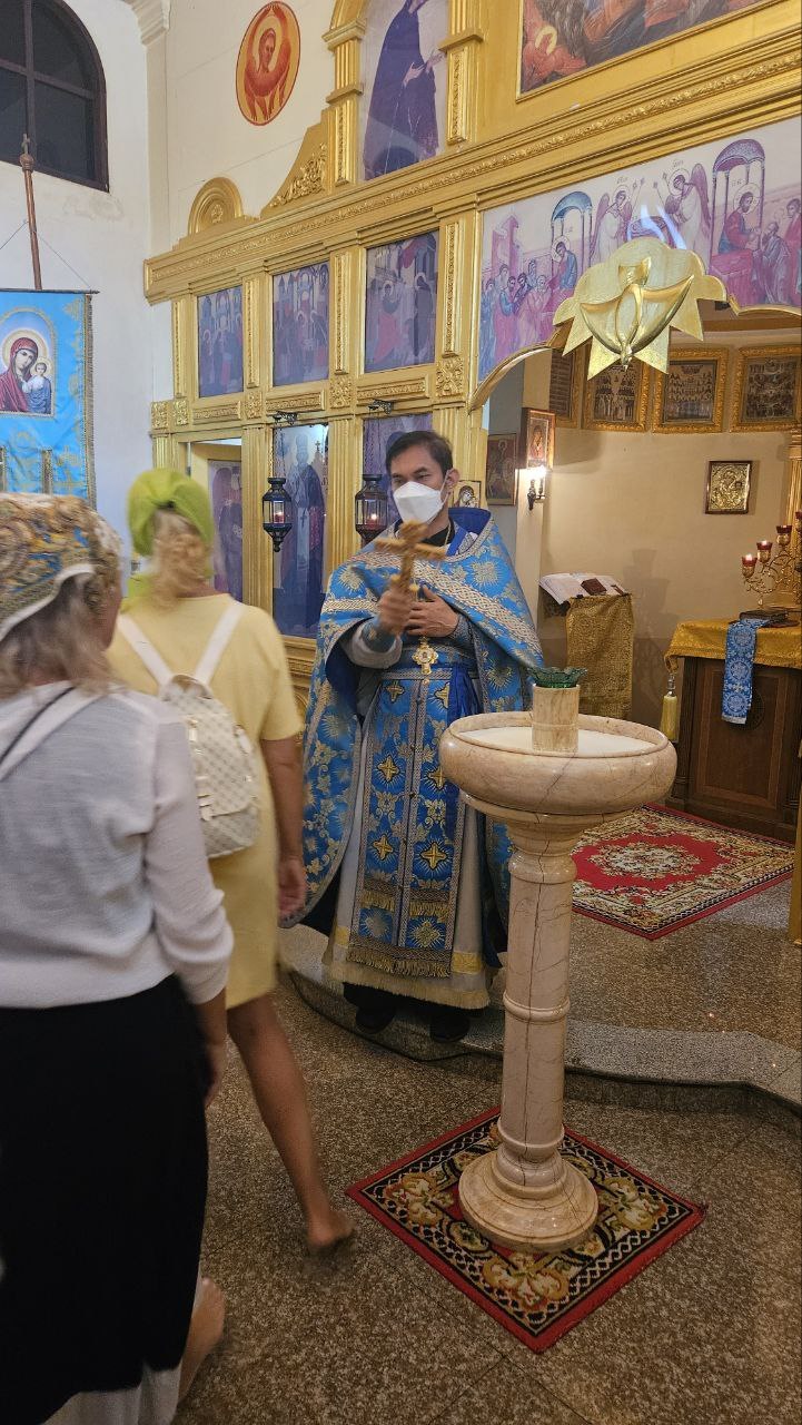 Божественная Литургия в честь праздника Рождества Пресвятой Богородицы